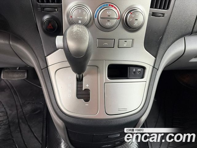 Hyundai Starex 2010 — photo 8