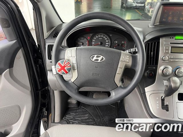 Hyundai Starex 2010 — photo 9