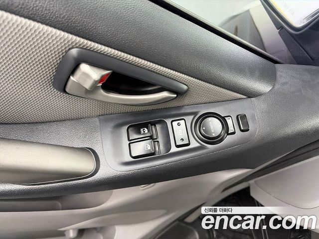 Hyundai Starex 2010 — photo 16