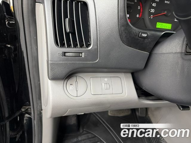 Hyundai Starex 2010 — photo 17