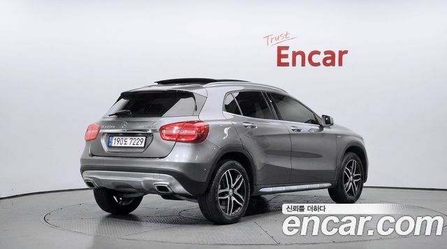 Mercedes-Benz GLA-Class 2017 — photo 2