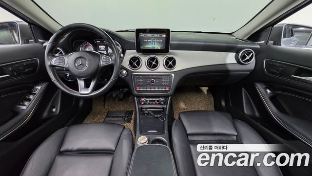 Mercedes-Benz GLA-Class 2017 — photo 7