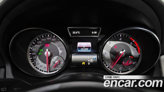 Mercedes-Benz GLA-Class 2017 — photo 8