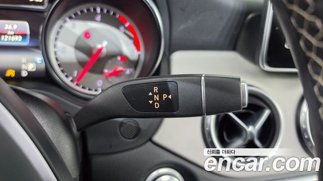 Mercedes-Benz GLA-Class 2017 — photo 9