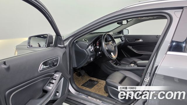 Mercedes-Benz GLA-Class 2017 — photo 10