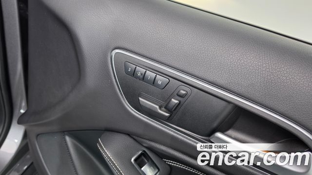 Mercedes-Benz GLA-Class 2017 — photo 19