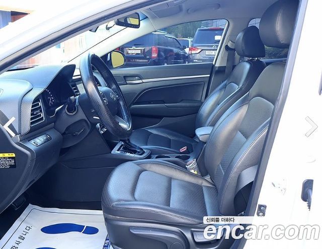 Hyundai AVANTE 2020 — photo 12