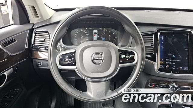 Volvo XC90 2018 — photo 19