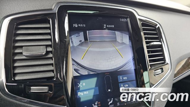 Volvo XC90 2018 — photo 20