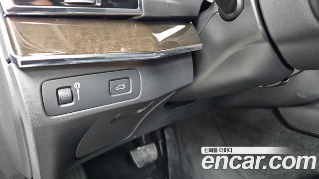 Volvo XC90 2018 — photo 26
