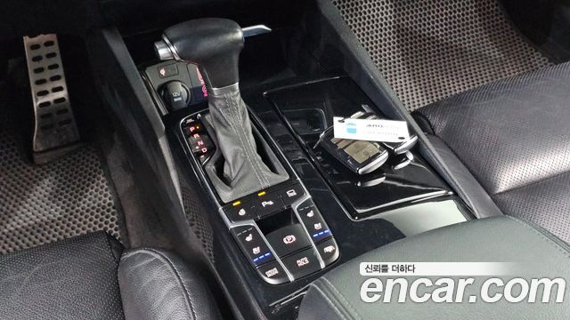 Kia K7 2019 — photo 12