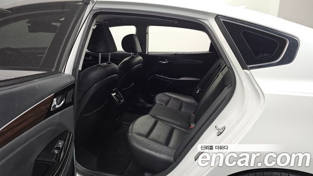 Kia K7 2019 — photo 18