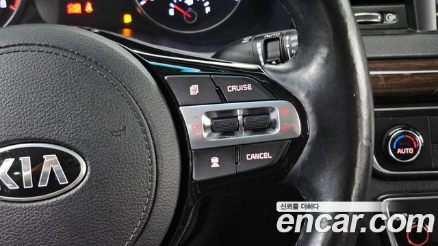 Kia K7 2019 — photo 24