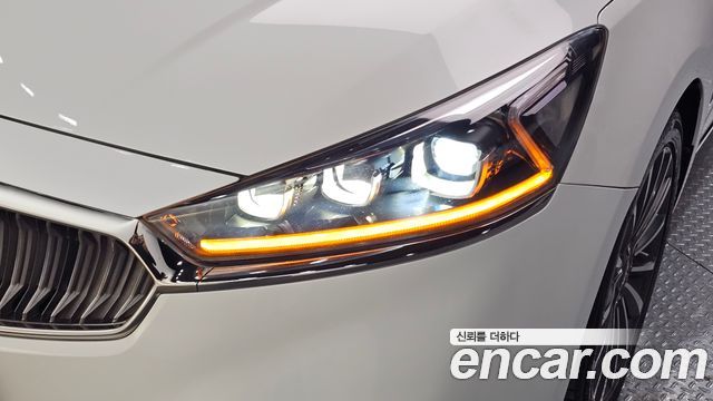 Kia K7 2019 — photo 8