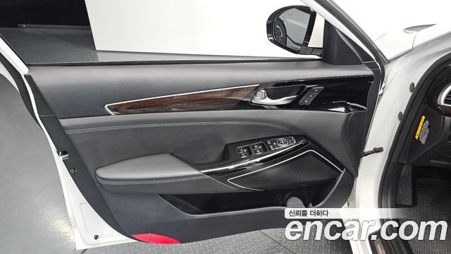 Kia K7 2019 — photo 14
