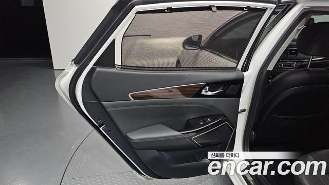 Kia K7 2019 — photo 15