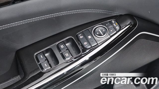 Kia K7 2019 — photo 30
