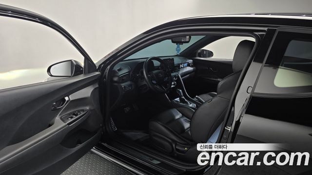 Hyundai Veloster 2022 — photo 13