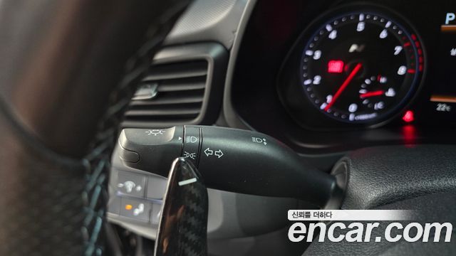 Hyundai Veloster 2022 — photo 25