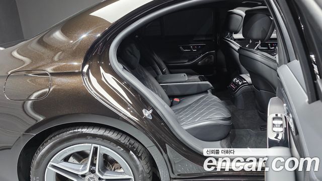Mercedes-Benz S-Class 2022 — photo 17