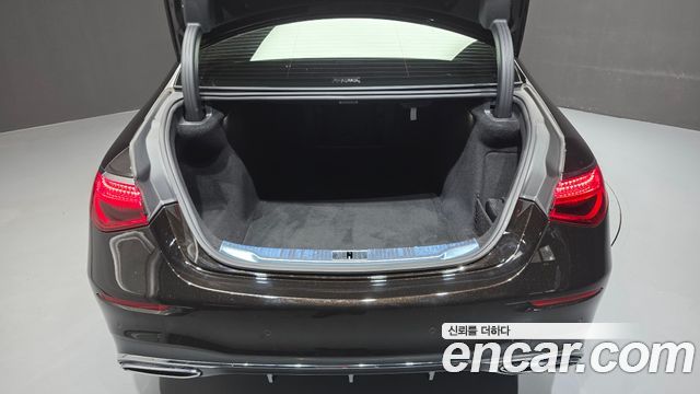Mercedes-Benz S-Class 2022 — photo 23
