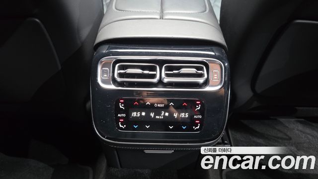 Mercedes-Benz S-Class 2022 — photo 34