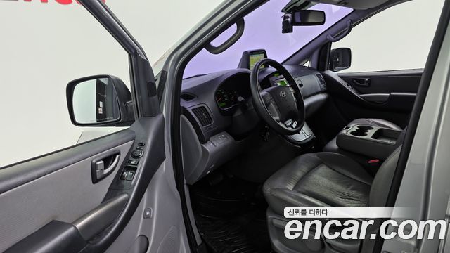 Hyundai Starex 2015 — photo 11