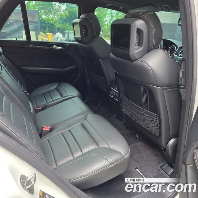 Mercedes-Benz GLE-Class 2016 — photo 9