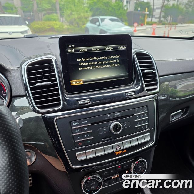 Mercedes-Benz GLE-Class 2016 — photo 12