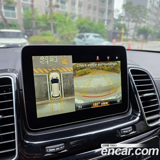 Mercedes-Benz GLE-Class 2016 — photo 14