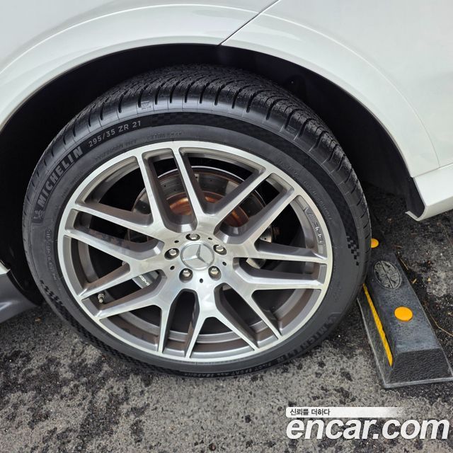 Mercedes-Benz GLE-Class 2016 — photo 17