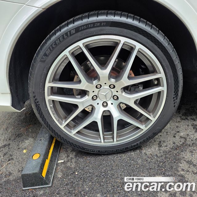 Mercedes-Benz GLE-Class 2016 — photo 19