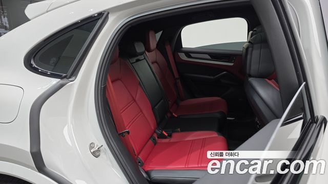 Porsche Cayenne 2026 — photo 17