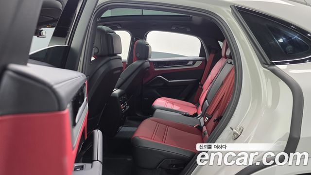 Porsche Cayenne 2026 — photo 18