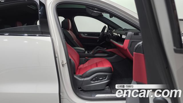 Porsche Cayenne 2026 — photo 16