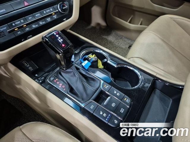 Kia Canival 2020 — photo 8