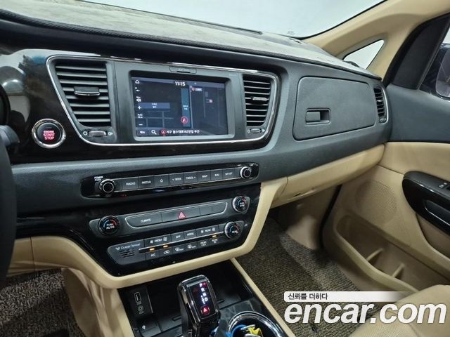 Kia Canival 2020 — photo 10