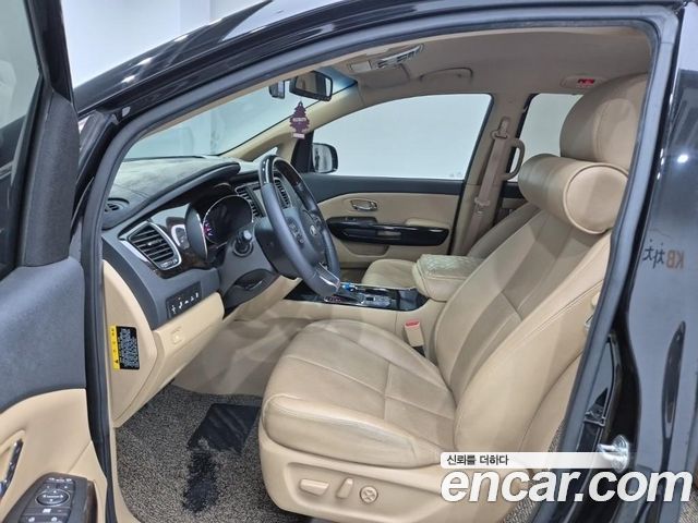Kia Canival 2020 — photo 11