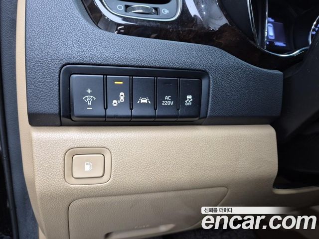 Kia Canival 2020 — photo 17