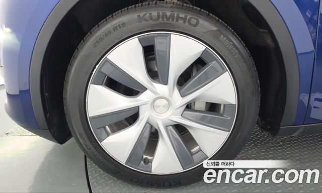 Tesla Model Y 2023 — photo 5