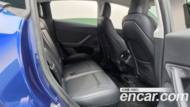 Tesla Model Y 2023 — photo 17