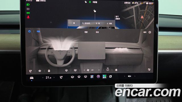 Tesla Model Y 2023 — photo 18
