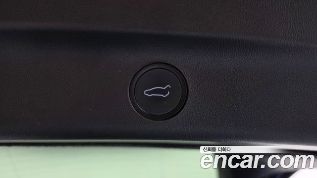 Tesla Model Y 2023 — photo 23