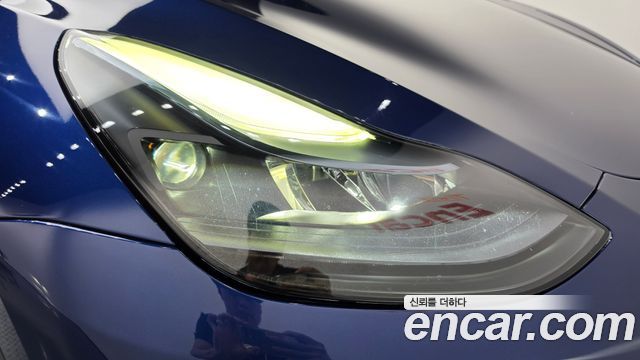 Tesla Model Y 2023 — photo 8