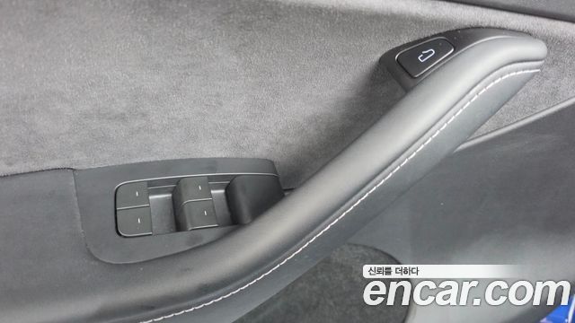 Tesla Model Y 2023 — photo 27