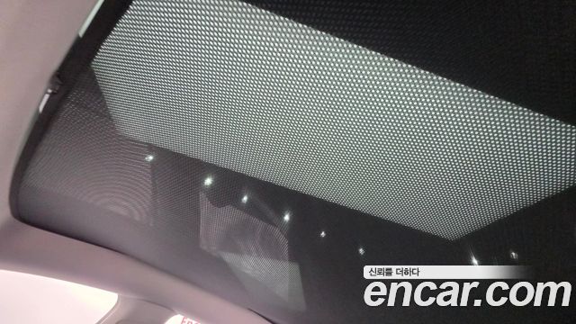 Tesla Model Y 2023 — photo 28