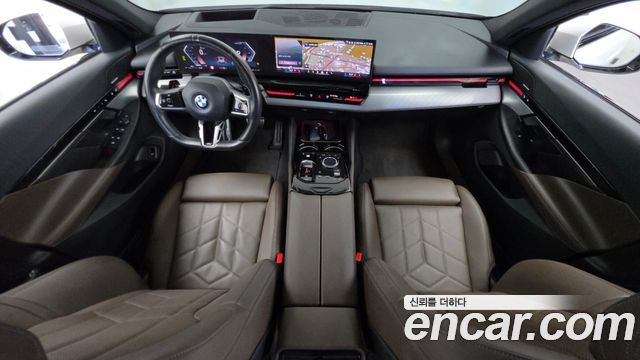 BMW 5-Series 2024 — photo 10