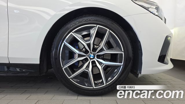 BMW 5-Series 2024 — photo 7