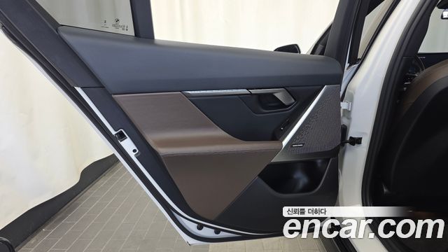 BMW 5-Series 2024 — photo 15