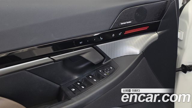 BMW 5-Series 2024 — photo 16